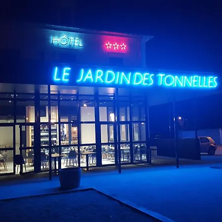 Les Tonnelles Hotel