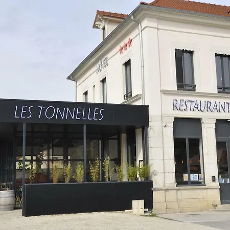 Les Tonnelles 3*