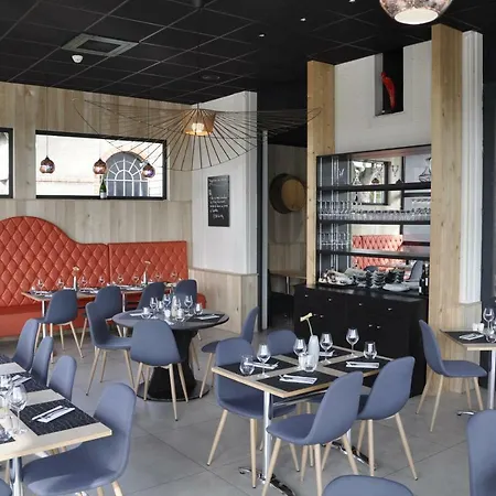 Les Tonnelles バル・シュル・セーヌ