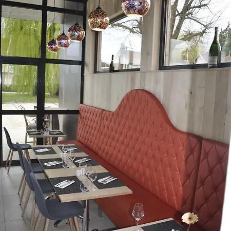 Les Tonnelles 호텔