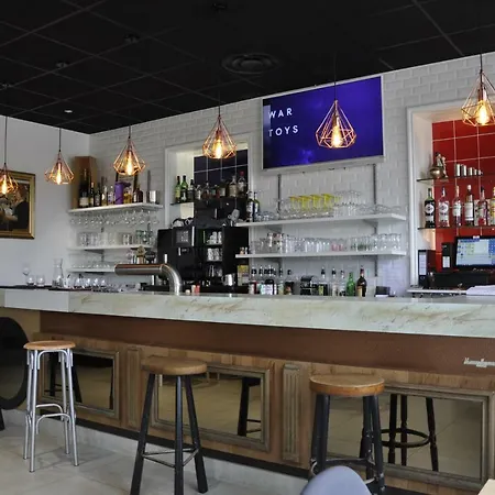 Les Tonnelles Hotel 3*